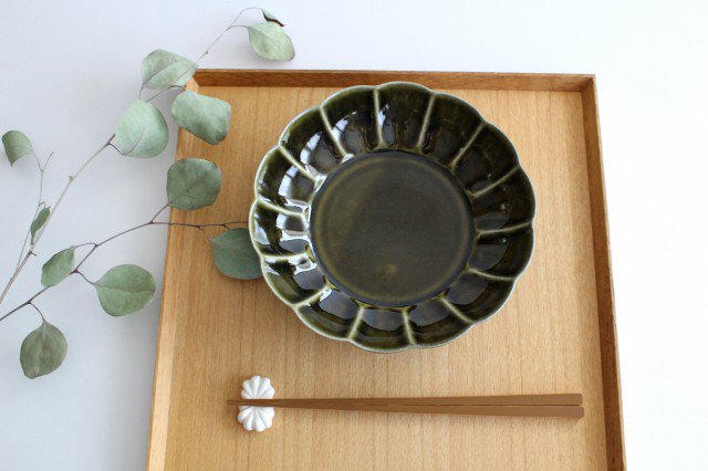 Koyo Kiln Chrysanthemum-shaped Flat Bowl Olive 15cm/5.9in | Serving Bowl Arita Ware