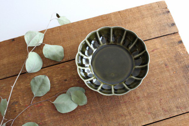 Koyo Kiln Chrysanthemum-shaped Small Bowl Olive | Kobachi Arita Ware