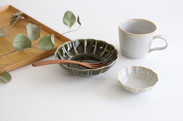 Koyo Kiln Chrysanthemum-shaped Small Bowl Olive | Kobachi Arita Ware
