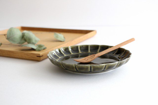 Koyo Kiln Chrysanthemum-shaped Plate Olive 15cm/5.9in | Arita Ware