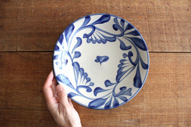 Toshin Kiln Round Plate Blue Arabesque 21cm/8.3in | Tsuboya Ware  Yachimun-Detail2