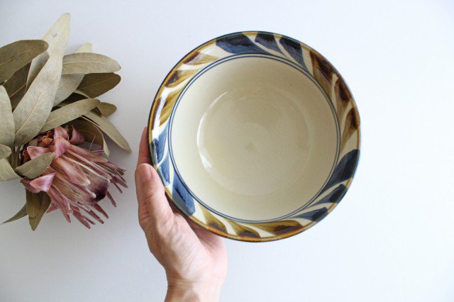 Toshin Kiln Ramen Bowl Deigo Arabesque  | Tsuboya Ware Yachimun-Detail2