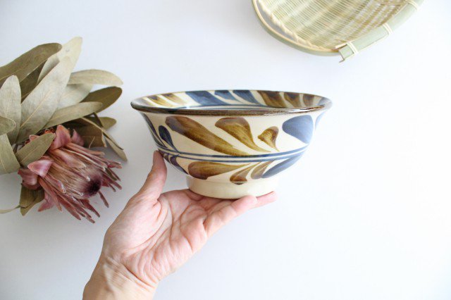 Toshin Kiln Ramen Bowl Deigo Arabesque  | Tsuboya Ware Yachimun-Detail6