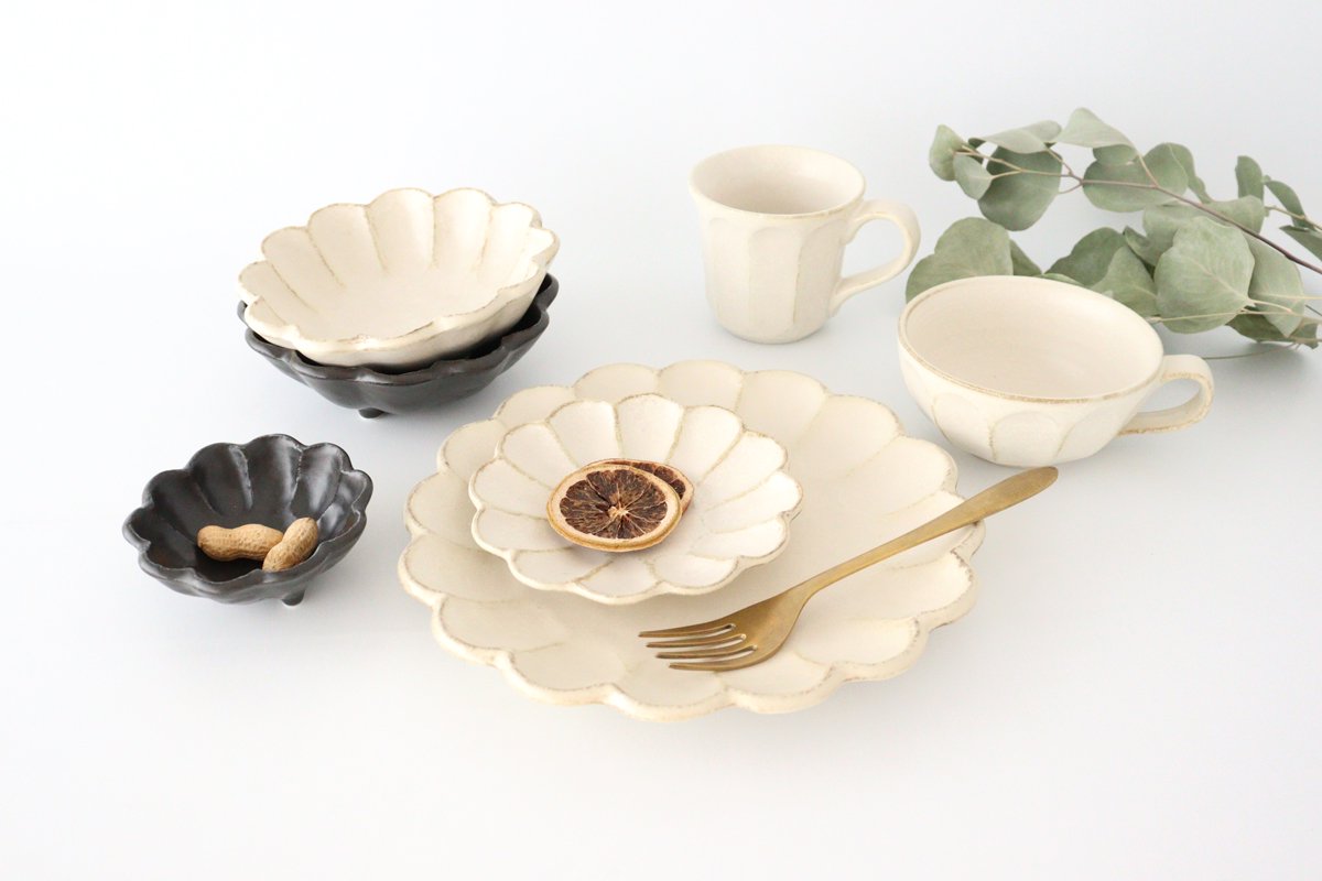 Oval Plate White Chrysanthemum | Mino Ware