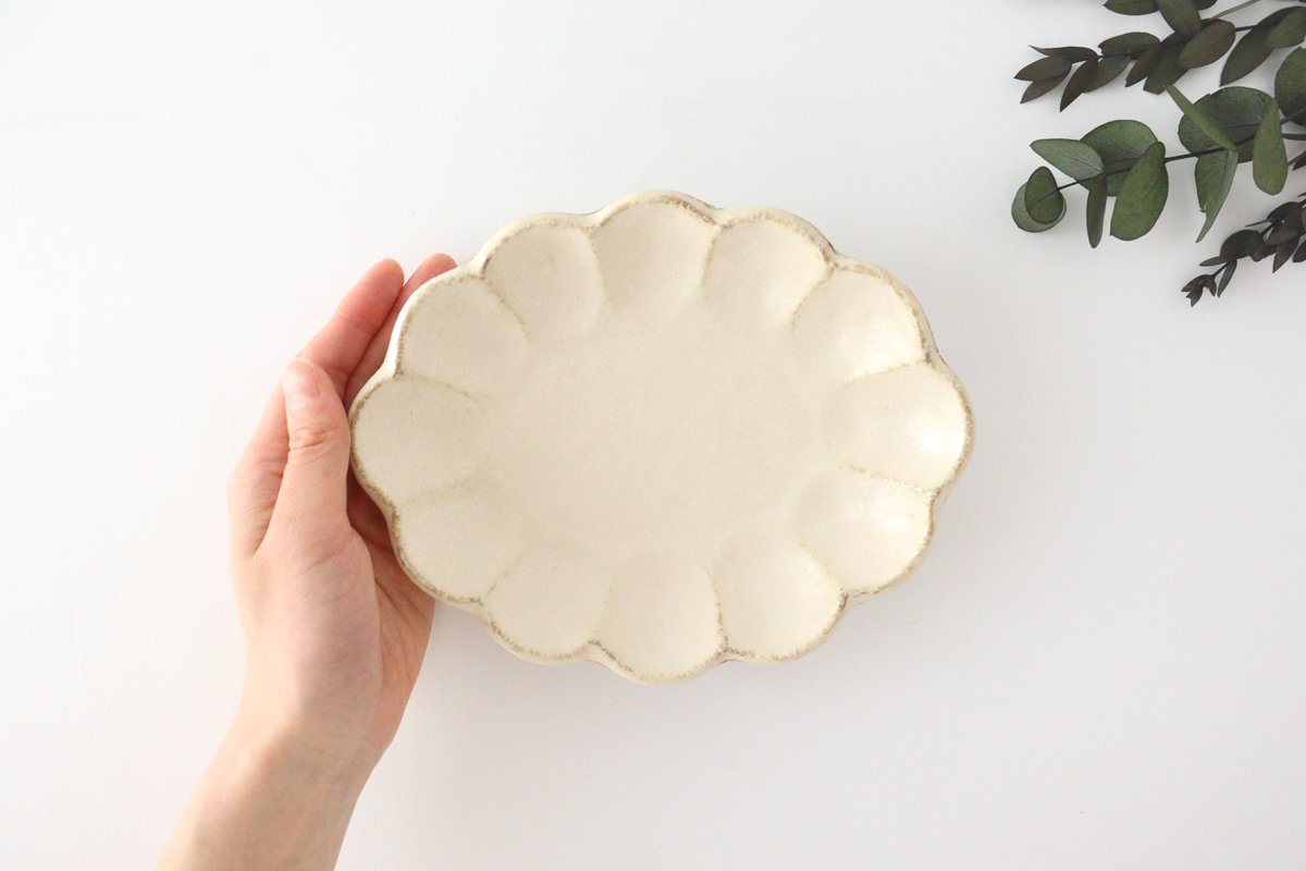 Oval Plate White Chrysanthemum | Mino Ware
