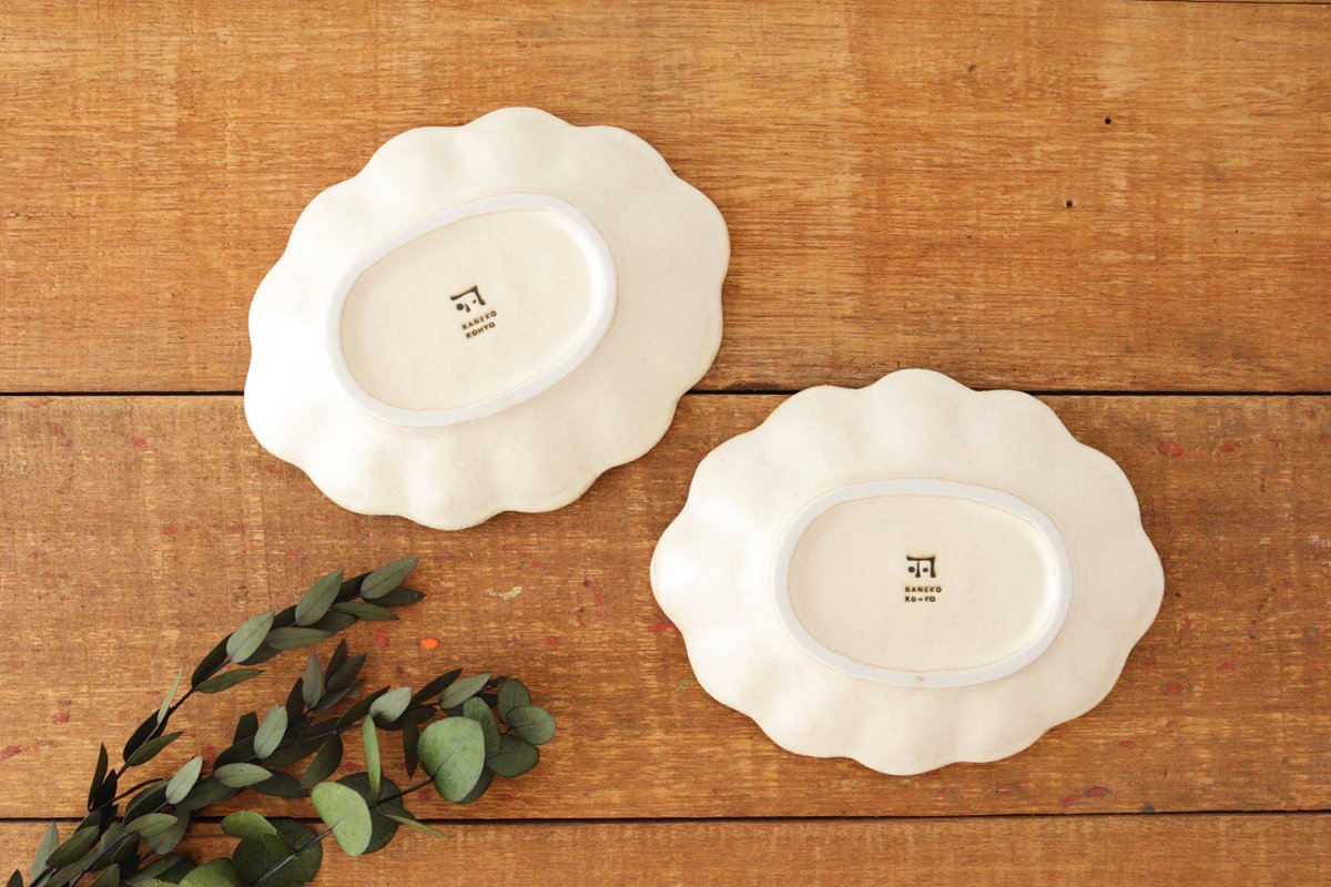 Oval Plate White Chrysanthemum | Mino Ware