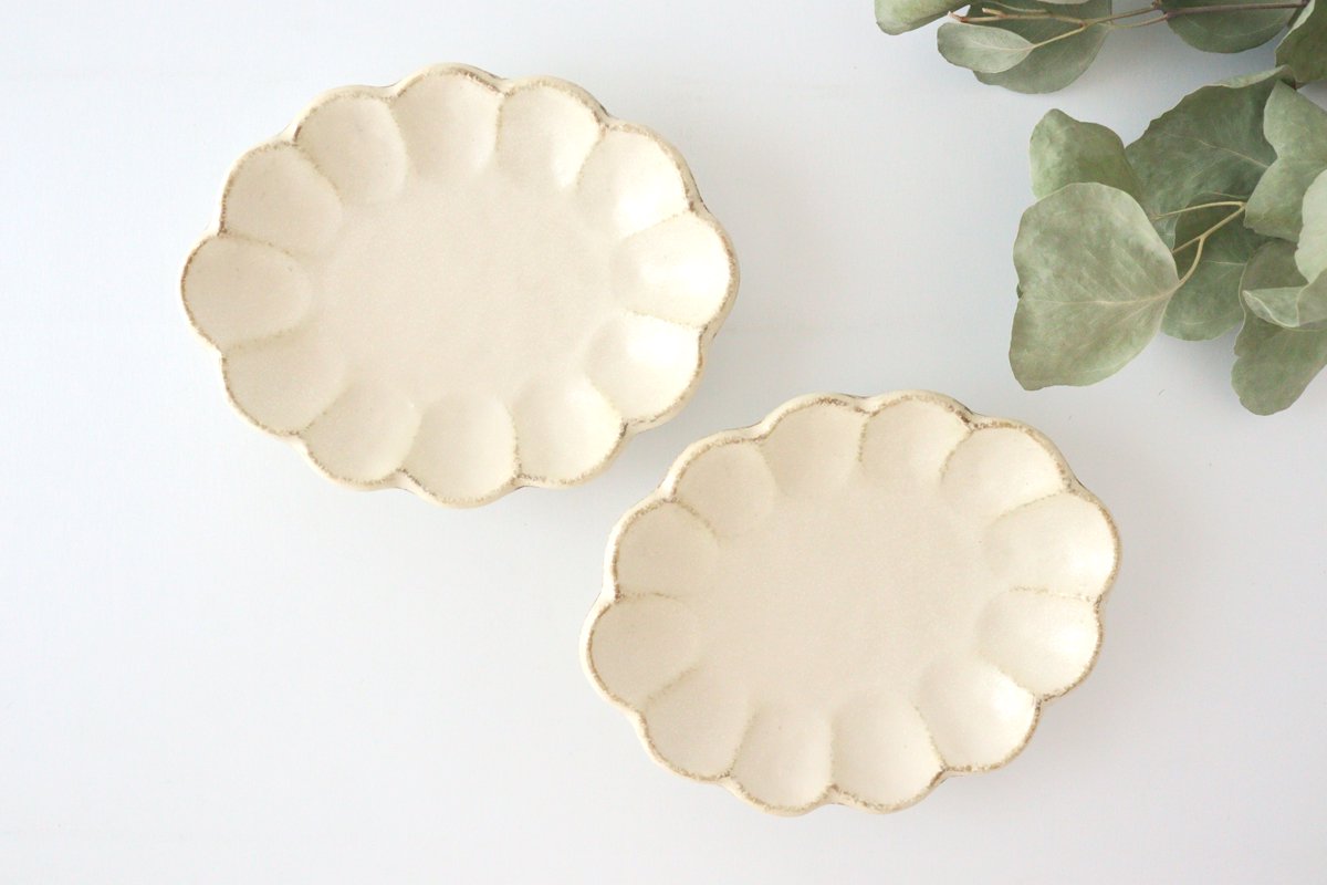 Oval Plate White Chrysanthemum | Mino Ware