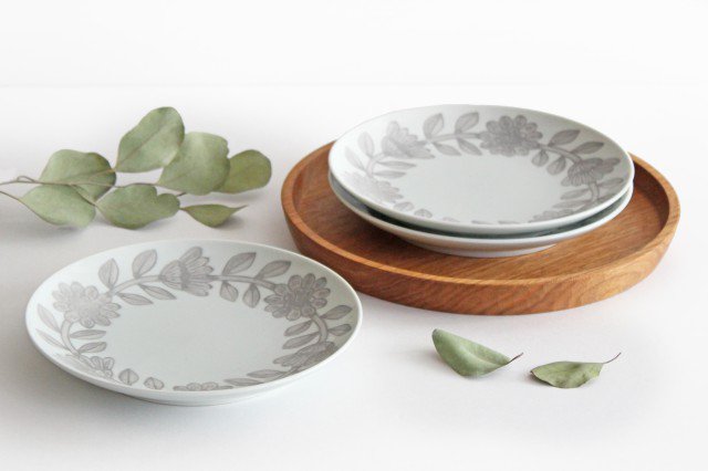Round Plate Gray Daisy 18cm/7.1in | Hasami Ware