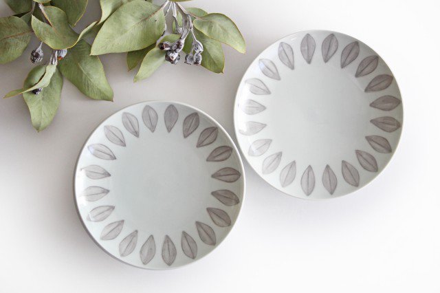 Round Plate Gray Leaves 15cm/5.9in | Hasami Ware
