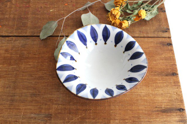 Deformed Bowl Petal M | Serving Bowl Hasami Ware