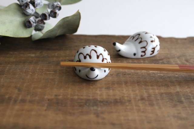 Hedgehog Chopstick Rest Brownie | Hashioki Hasami Ware