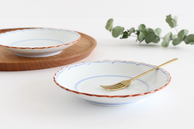 Flower-shaped Plate Brown-Rimmed | Hasami Ware