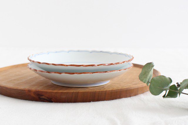 Flower-shaped Plate Brown-Rimmed | Hasami Ware