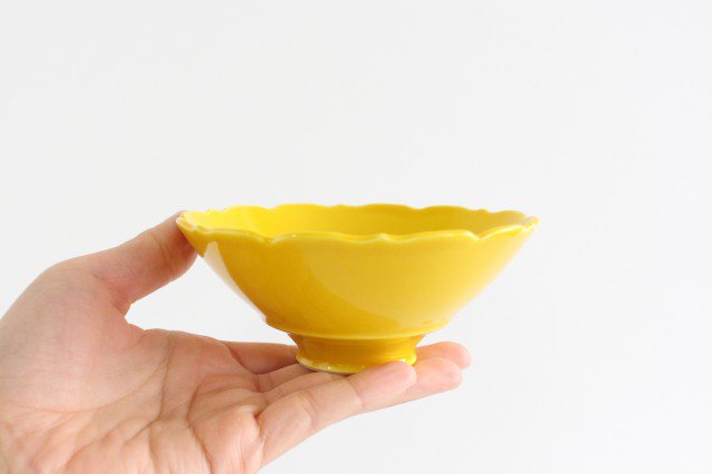 Bellflower-shaped Small Bowl Yellow | Kobachi Hasami Ware