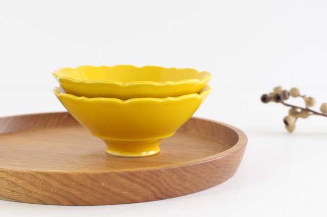 Bellflower-shaped Small Bowl Yellow | Kobachi Hasami Ware