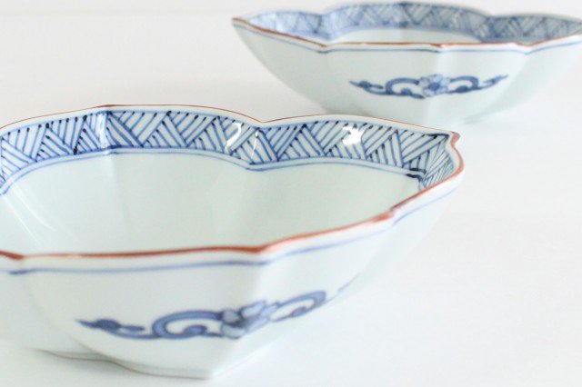 Flower-shaped Deep Bowl Blue Rim | Serving Bowl Hasami Ware