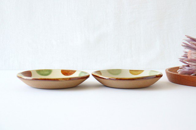 Toshin Kiln Round Plate Brown and Green Dots 15cm/5.9in | Tsuboya Ware Yachimun-Detail2