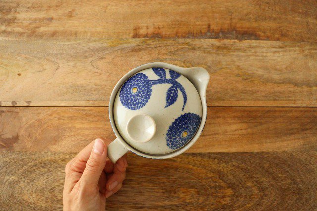 Japanese Teapot with Blue Dahlia | Kyusu Hasami Ware