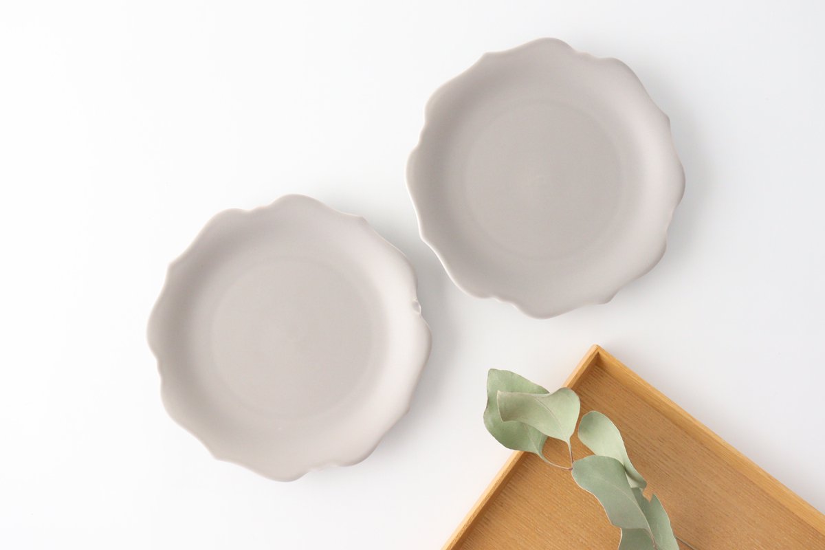 aoi Flower-shaped Plate Dark Ash | Mino Ware