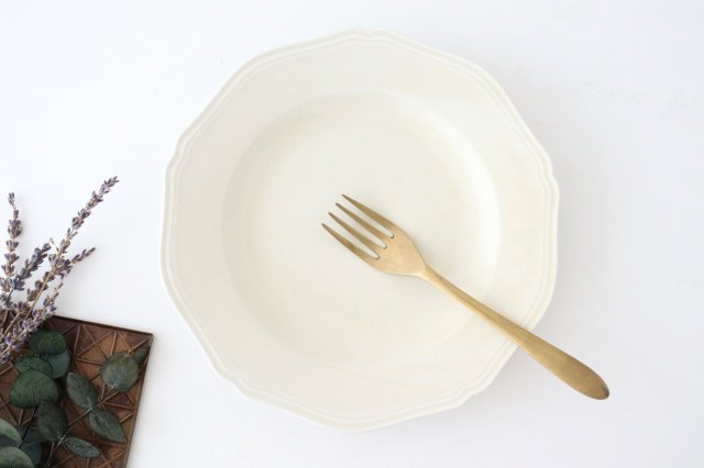 calme Flower Shaped Plate Yuzuhada Shino | Hasami Ware