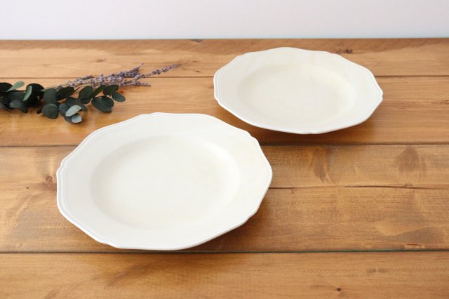 calme Flower Shaped Plate Yuzuhada Shino | Hasami Ware