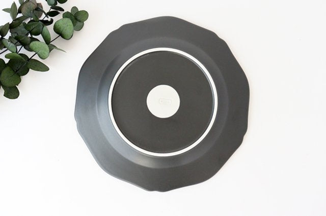calme Flower Shaped Plate Matte Black| Hasami Ware