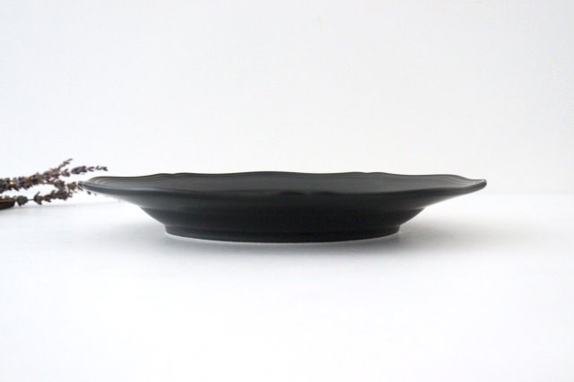 calme Flower Shaped Plate Matte Black| Hasami Ware