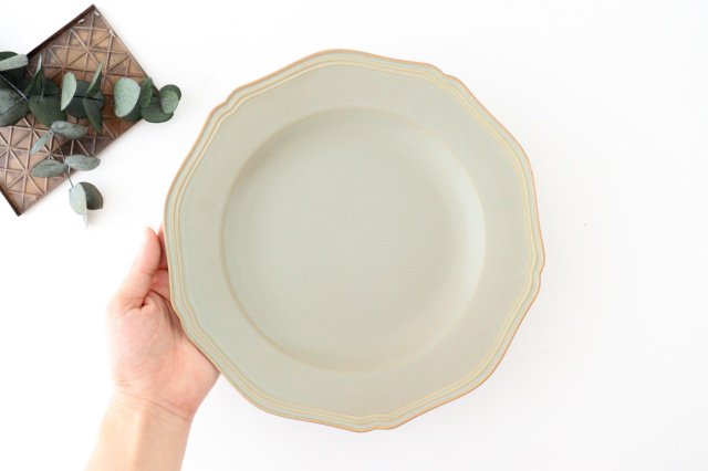 calme Flower Shaped Plate Matte | Hasami Ware