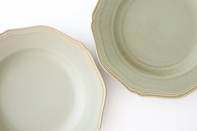 calme Flower Shaped Plate Matte | Hasami Ware