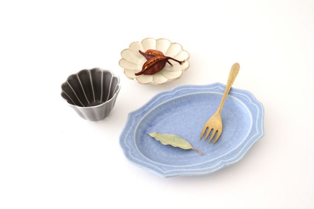 Oval plate M Blue porcelain Monet Mino ware