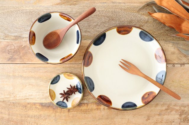 Toshin Kiln Round Plate Brown and Blue Dots 21cm/8.3in | Tsuboya Ware Yachimun
