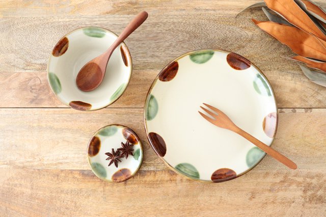 Toshin Kiln Round Plate Brown and Green Dots 21cm/8.3in | Tsuboya Ware  Yachimun-Detail11