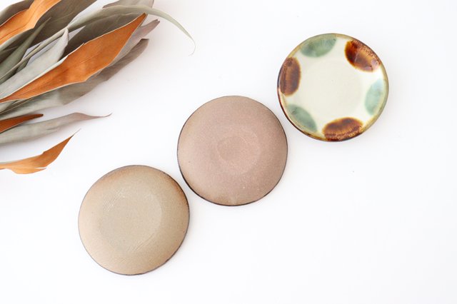 Toshin Kiln Small Round Plate Brown and Green Dots 9cm/3.5in | Tsuboya Ware Yachimun-Detail3