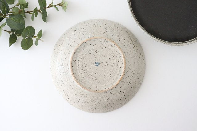 Deep Plate Black 24㎝/9.4in | Shigaraki Ware