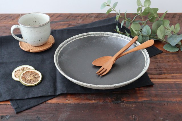 Deep Plate Black 24㎝/9.4in | Shigaraki Ware