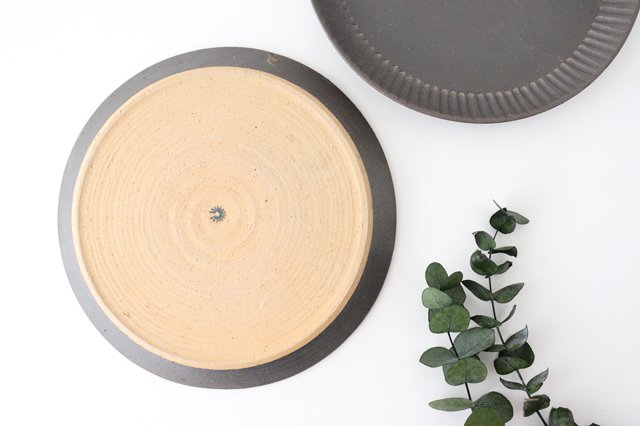Round Plate Shinogi Bronze 24㎝/9.4in | Shigaraki Ware
