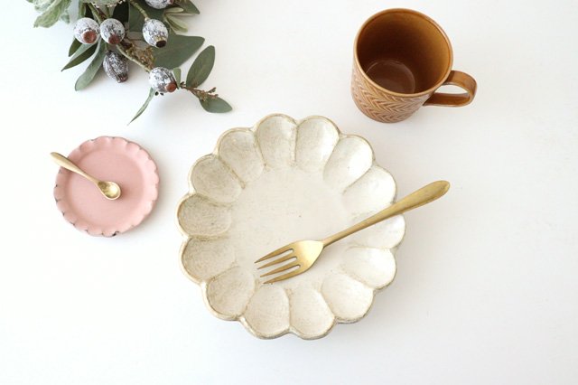 Flower-shaped Small Plate Pink | Shigaraki Ware
