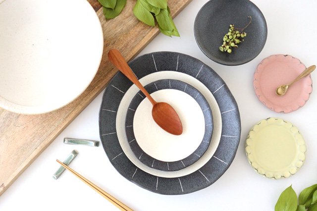 Flower-shaped Small Plate Pink | Shigaraki Ware
