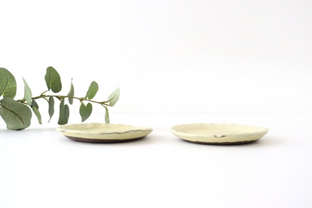 Flower-shaped Small Plate Yellow | Shigaraki Ware-Detail2
