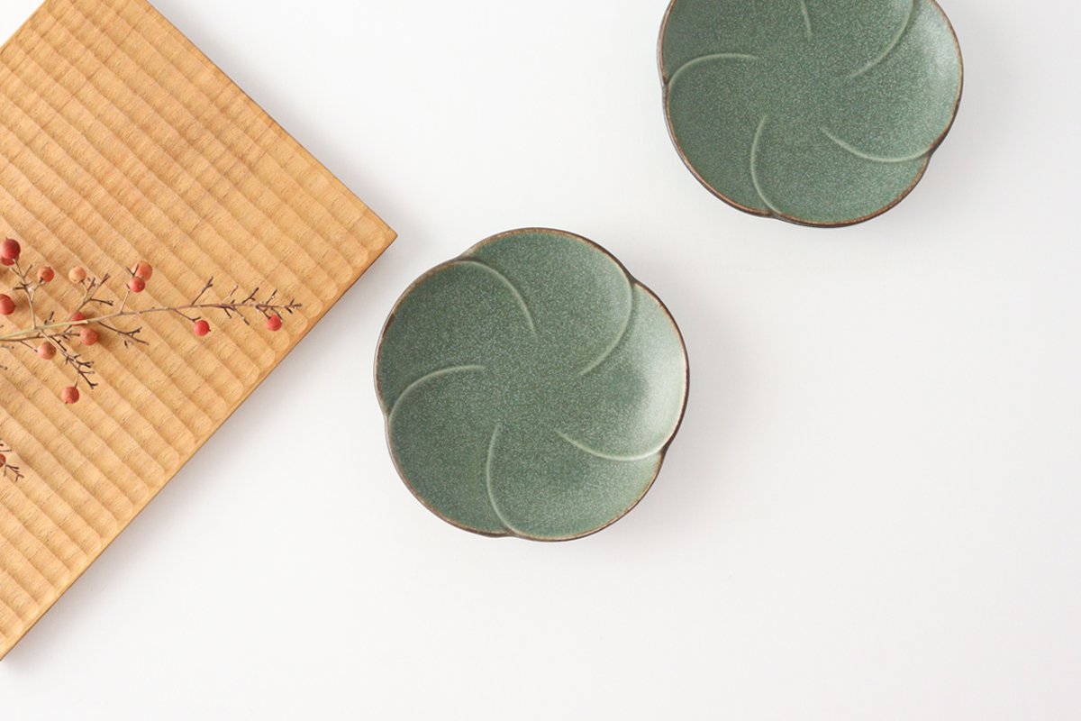 kei Sauce Plate Plum Blossom Green | Mino Ware
