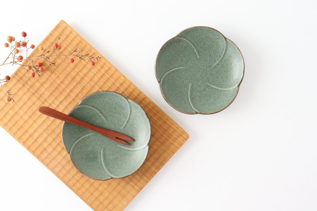 kei Sauce Plate Plum Blossom Green | Mino Ware
