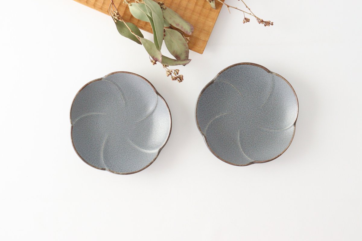 kei Sauce Plate Plum Blossom Gray | Mino Ware
