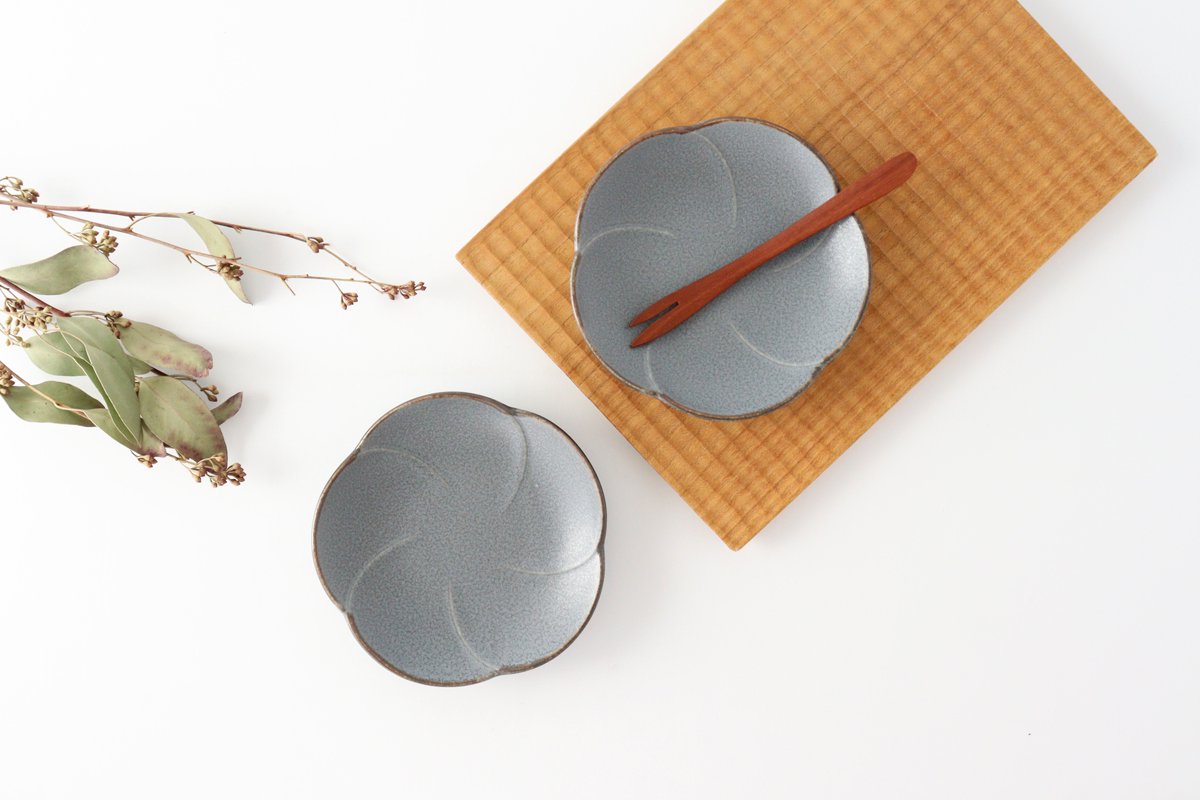kei Sauce Plate Plum Blossom Gray | Mino Ware
