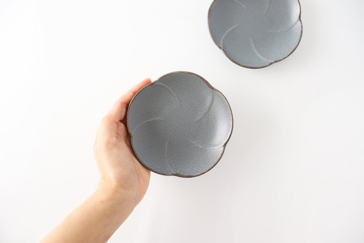 kei Sauce Plate Plum Blossom Gray | Mino Ware