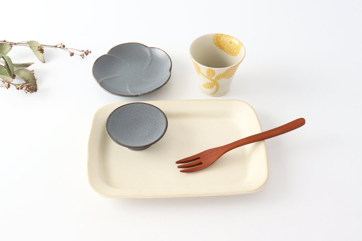 kei Sauce Plate Plum Blossom Gray | Mino Ware