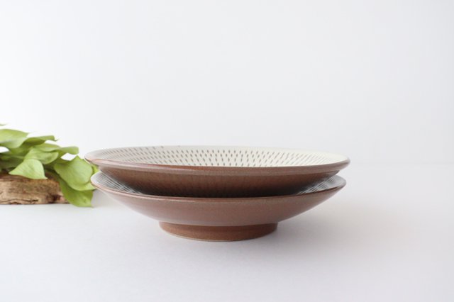 Brown-rimmed Round Plate Tobikanna 18cm/7.1in | Koishiwara Ware