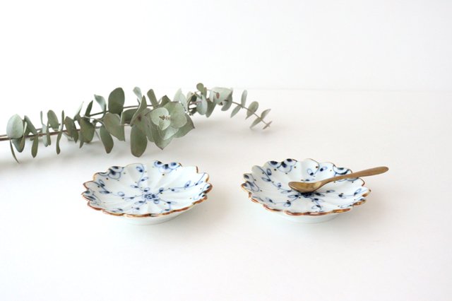 Flower-shaped Sauce Plate Vine Blue Arabesque | Arita Ware