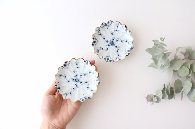 Flower-shaped Sauce Plate Vine Blue Arabesque | Arita Ware