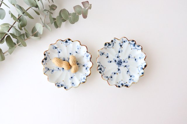 Flower-shaped Sauce Plate Vine Blue Arabesque | Arita Ware
