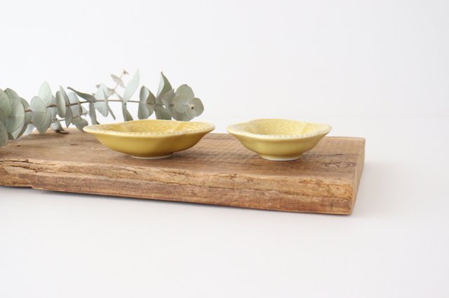 Oval Sauce Plate Yellow | Arita Ware